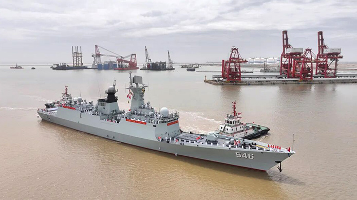 家鄉海巡艇伴航鹽城艦